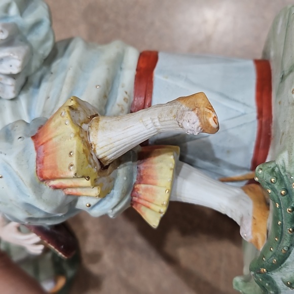 2 Elizabethan Era Musician Statues!!! - Picture 14 of 14